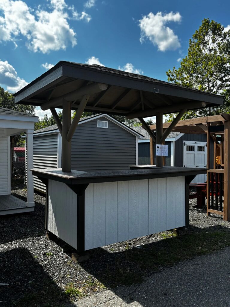 6′ x 10′ Tiki Bar