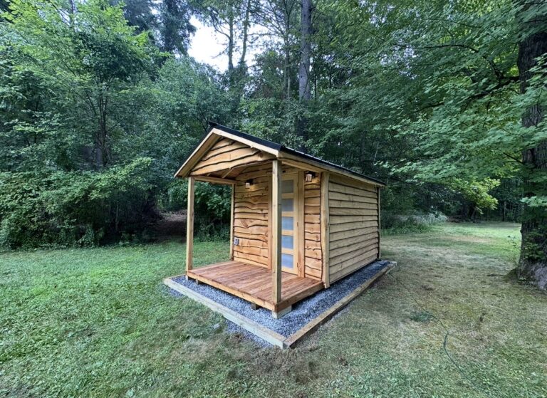 8′ x 14′ Live Edge Porch Sauna