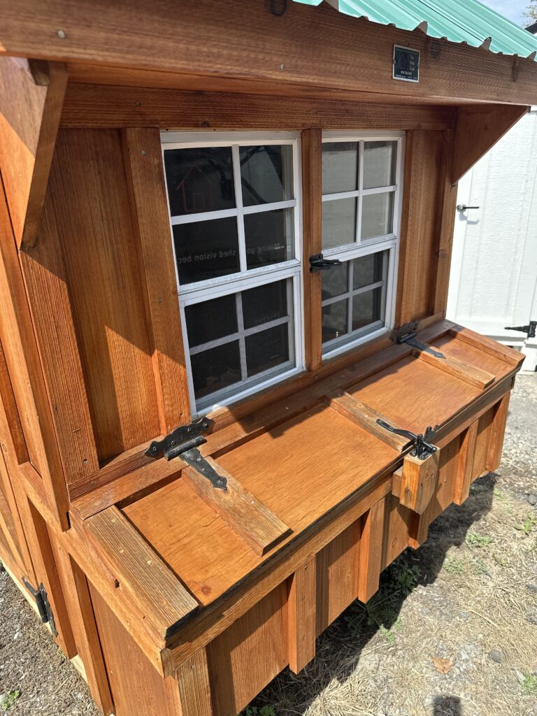4′ x 4′ Board and Batten Chicken Coop Serial #00456